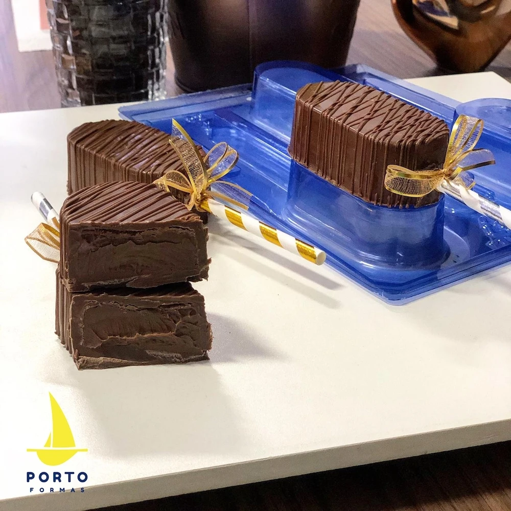Porto Formas Cakesicle 3-Part Chocolate Mould - 3 Cavity 5 Porto Formas Cakesicle 3-Part Chocolate Mould - 3 Cavity - Image 3