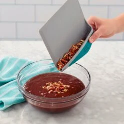 Wilton Versa-Tools Cut & Lift Blade 12 Wilton Versa-Tools Cut & Lift Blade -Baking Supplies Store wilton versa tools cut lift blade p14908 73410 image